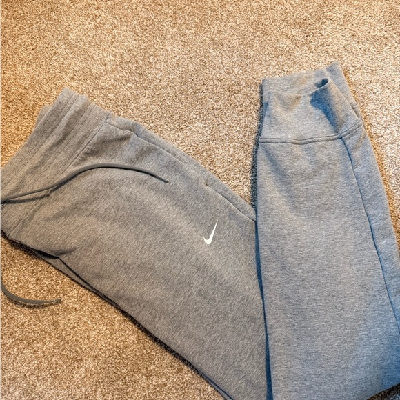 Nike Pants - Nike Women's Gray Sweatpants